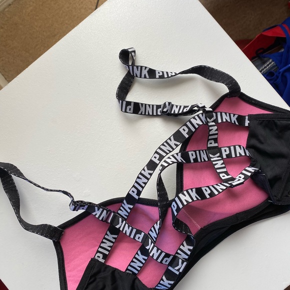 Black Victoria’s Secret pink sports bra - Picture 2 of 3